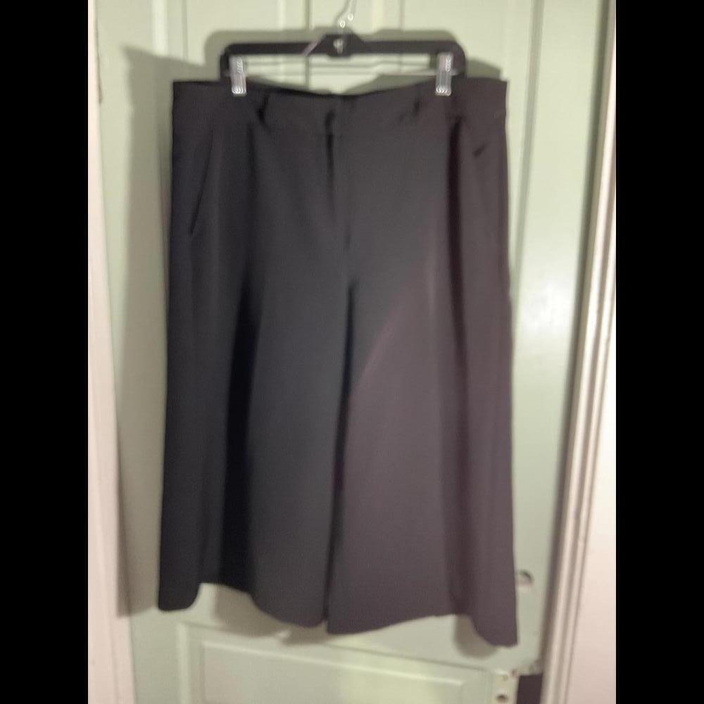 Lane Bryant Wide Leg Capri Size 18